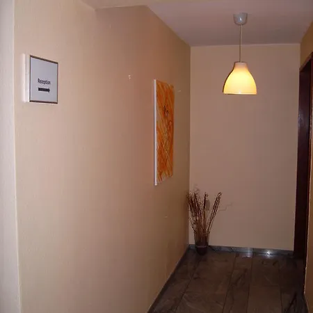 Gasthof Eu Centralhotel Im Toennchen 2*