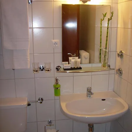Eu Centralhotel Im Toennchen Gasthof