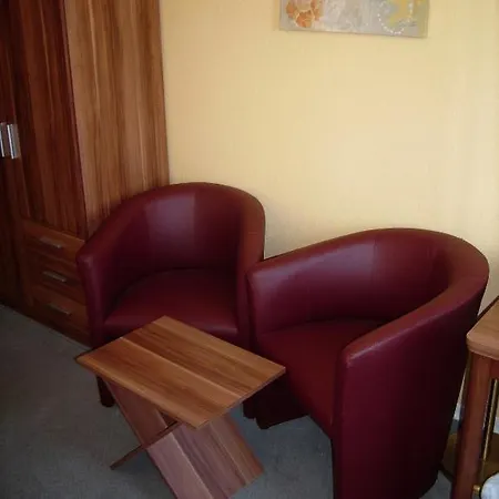 Gasthof Eu Centralhotel Im Toennchen 2*